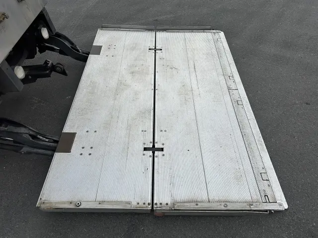 いすゞ フォワード 2PG-FTR90V2の写真30