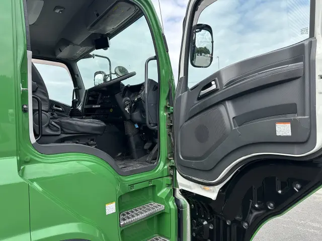 いすゞ ギガ 2PG-CYJ77Cの写真20