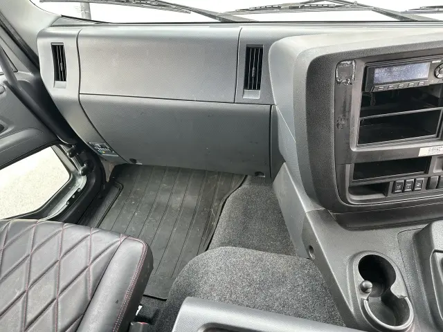 いすゞ ギガ 2PG-CYJ77Cの写真22