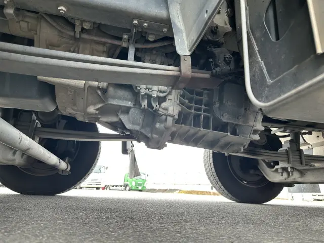 いすゞ ギガ 2PG-CYJ77Cの写真26
