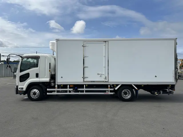 いすゞ フォワード 2PG-FRR90T2の写真4