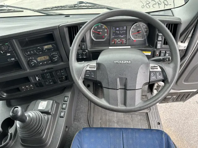 いすゞ ギガ 2PG-CYJ77Cの写真21