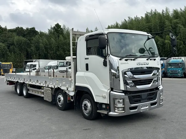 いすゞ ギガ 2PG-CYJ77Cの写真8