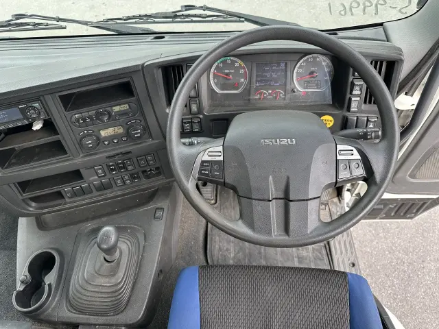 いすゞ ギガ 2PG-CYJ77Cの写真22