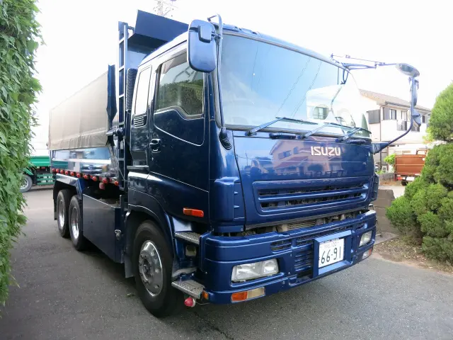 いすゞ ギガ PJ-CXZ51K6(6x4)の写真1
