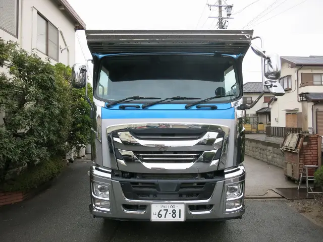 いすゞ ギガ 2PG-CXZ77CT(6x4)の写真5