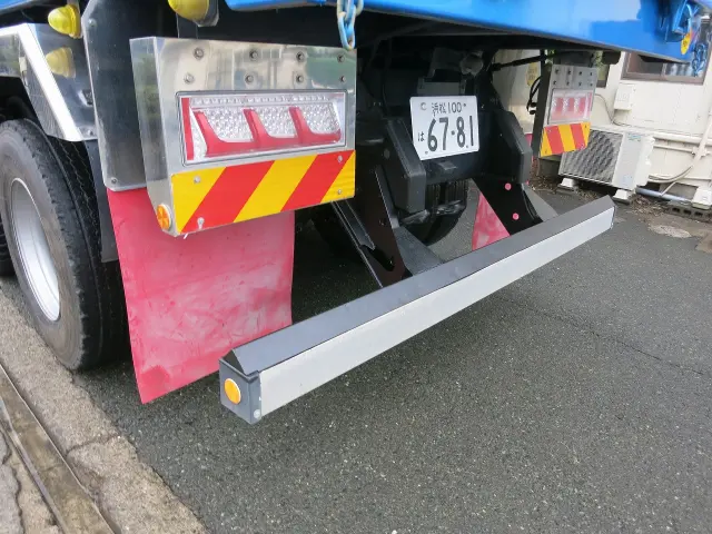 いすゞ ギガ 2PG-CXZ77CT(6x4)の写真7