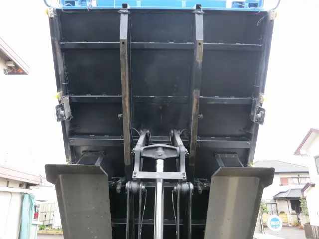 いすゞ ギガ 2PG-CXZ77CT(6x4)の写真21