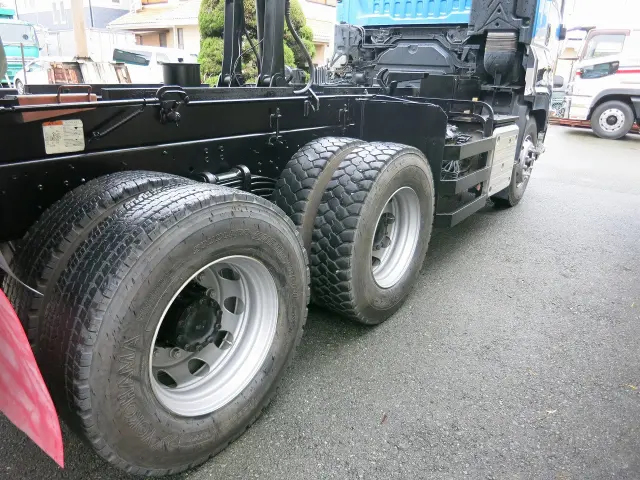 いすゞ ギガ 2PG-CXZ77CT(6x4)の写真26