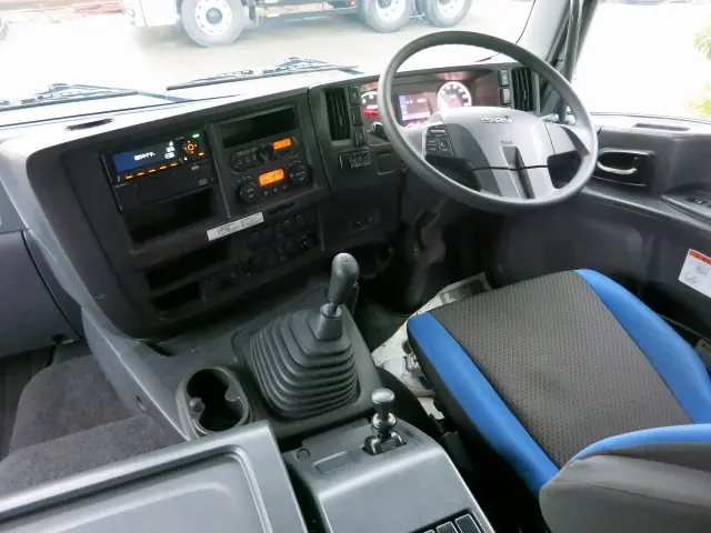 いすゞ ギガ 2PG-CXZ77CT(6x4)の写真29