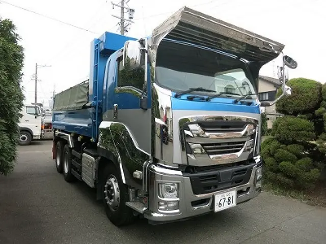 いすゞ ギガ 2PG-CXZ77CT(6x4)の写真1