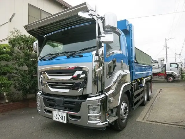 いすゞ ギガ 2PG-CXZ77CT(6x4)の写真2