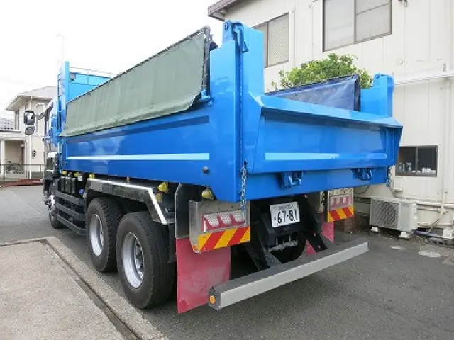 いすゞ ギガ 2PG-CXZ77CT(6x4)の写真3