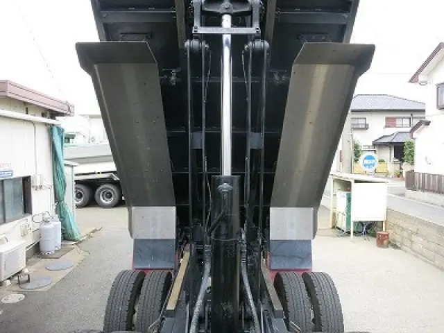 いすゞ ギガ 2PG-CXZ77CT(6x4)の写真21