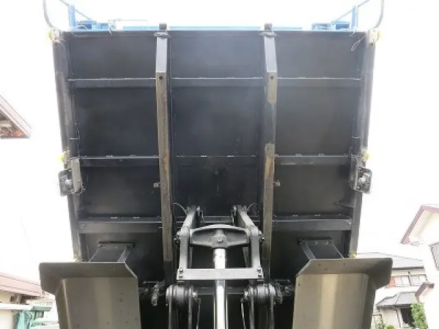 いすゞ ギガ 2PG-CXZ77CT(6x4)の写真22