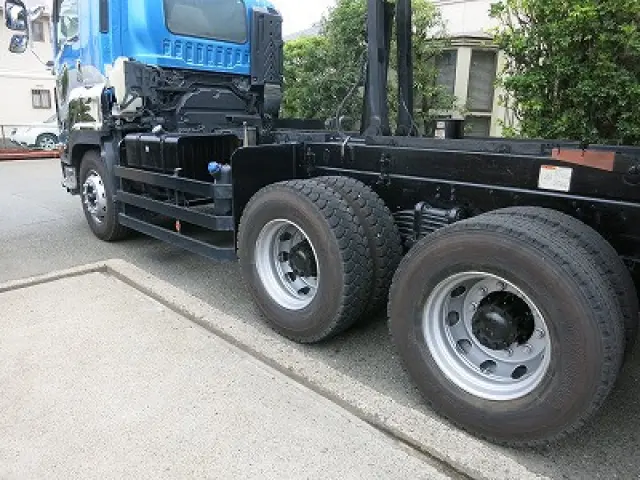いすゞ ギガ 2PG-CXZ77CT(6x4)の写真25