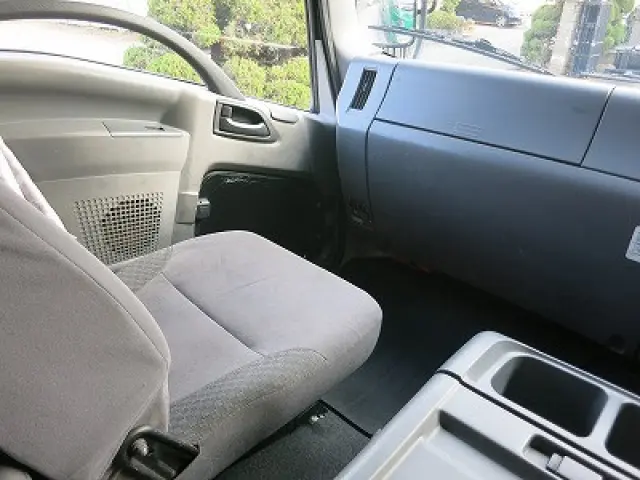 いすゞ フォワード TKG-FRR90T2(2WD)の写真26