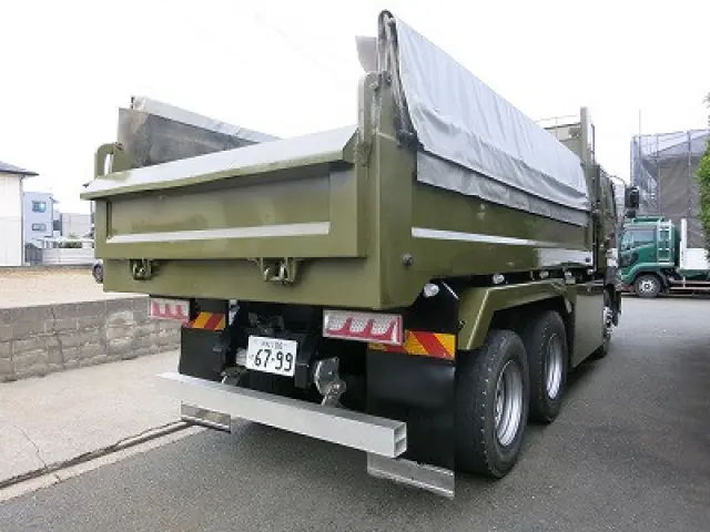 いすゞ ギガ QKG-CXZ77AT(6x4)の写真4