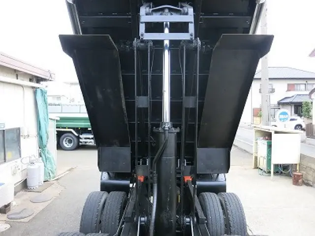 いすゞ ギガ QKG-CXZ77AT(6x4)の写真21