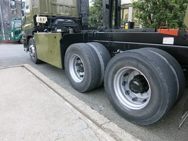 いすゞ ギガ QKG-CXZ77AT(6x4)の写真25