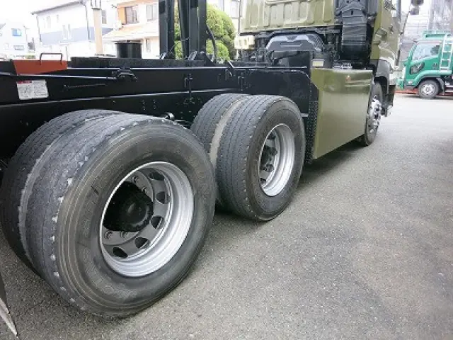 いすゞ ギガ QKG-CXZ77AT(6x4)の写真26