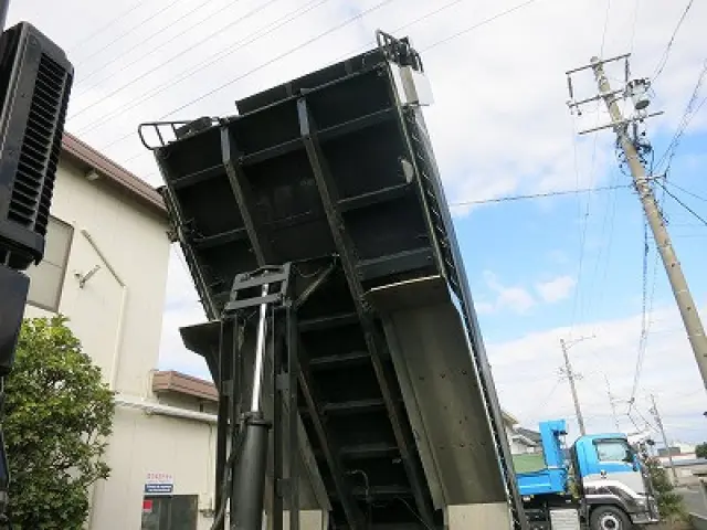 ＵＤ クオン QKG-CW5XL(6x4)の写真11