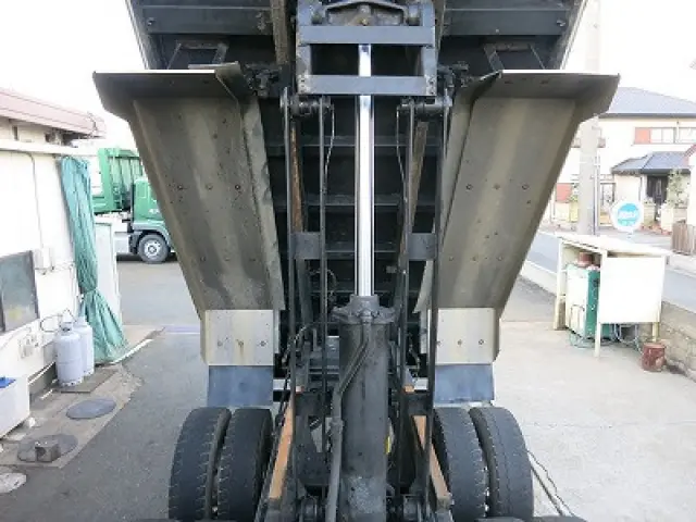 ＵＤ クオン QKG-CW5XL(6x4)の写真21