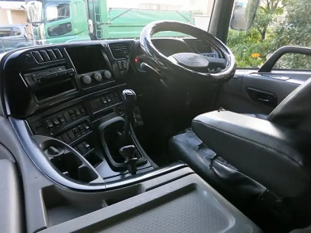 ＵＤ クオン QKG-CW5XL(6x4)の写真29