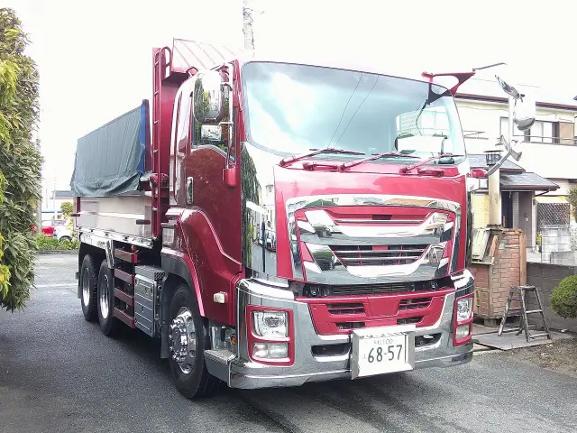 いすゞ ギガ 2PG-CXZ77CT(6x4)の写真1