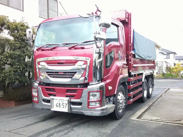 いすゞ ギガ 2PG-CXZ77CT(6x4)の写真2