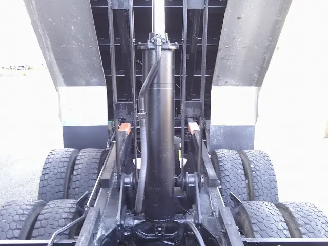 ＵＤ クオン QKG-CW5XL(6x4)の写真21