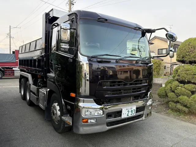 UD クオン QKG-CW5XL(6x4)の写真1