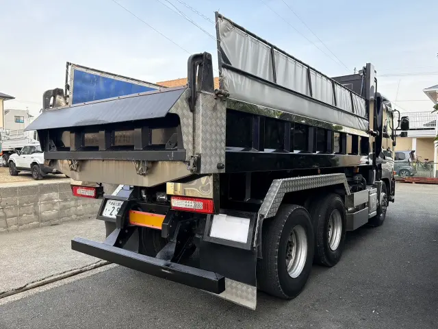 UD クオン QKG-CW5XL(6x4)の写真4