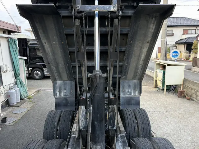 UD クオン QKG-CW5XL(6x4)の写真20