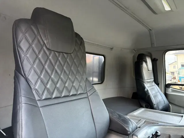 UD クオン QKG-CW5XL(6x4)の写真26