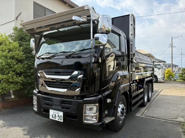 いすゞ ギガ 2PG-CXZ77CT(6x4)の写真2