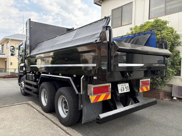 いすゞ ギガ 2PG-CXZ77CT(6x4)の写真3