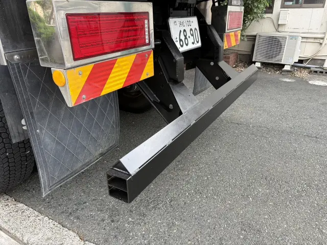 いすゞ ギガ 2PG-CXZ77CT(6x4)の写真8