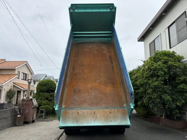 いすゞ ギガ 2PG-CXZ77CT(6x4)の写真8