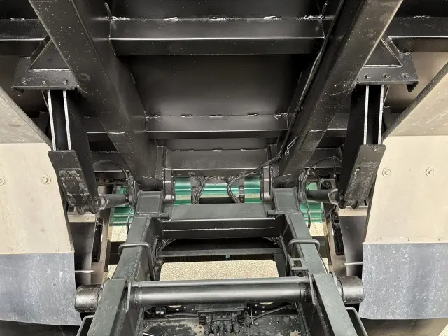 いすゞ ギガ 2PG-CXZ77CT(6x4)の写真22