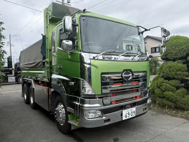日野 プロフィア QKG-FS1EKAA(6x4)の写真1