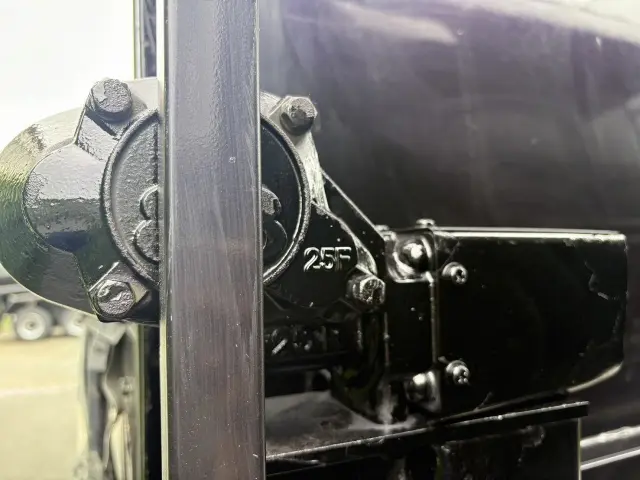 いすゞ ギガ 2PG-CXZ77CM(6x4)の写真14