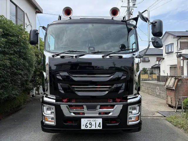 いすゞ ギガ 2PG-CXZ77CT(6x4)の写真5