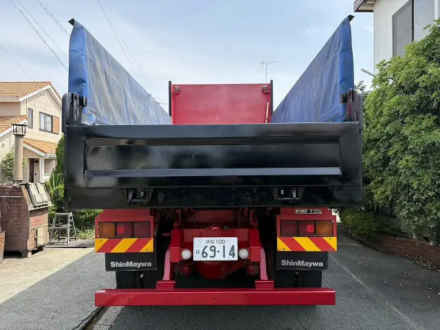 いすゞ ギガ 2PG-CXZ77CT(6x4)の写真6