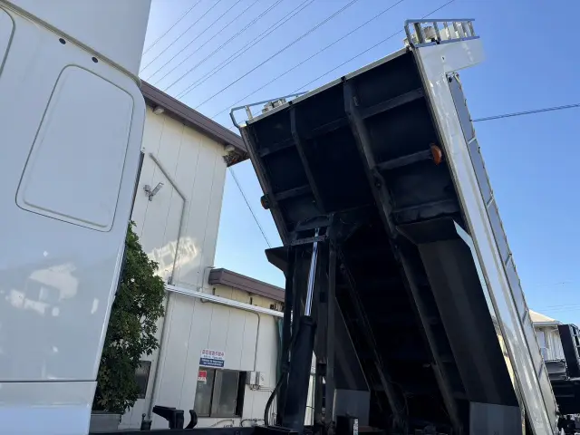 日野 プロフィア 2DG-FS1EGA(6x4)の写真12