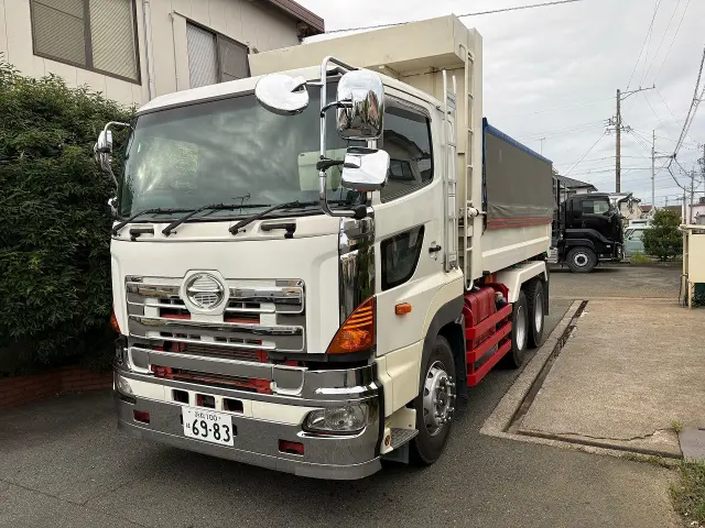 日野 プロフィア LKG-FS1EKAA(6x4)の写真2