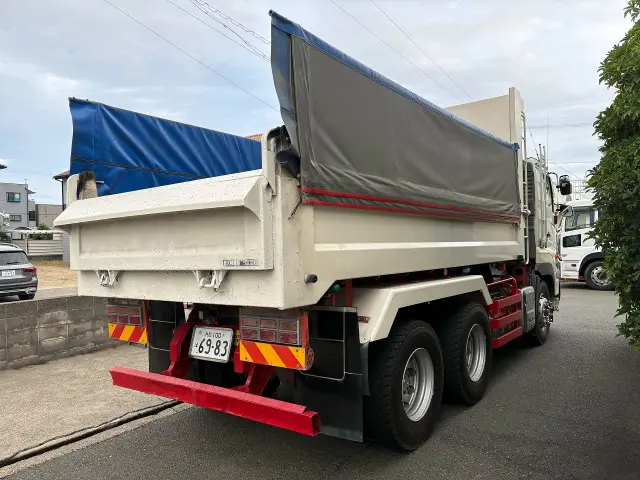 日野 プロフィア LKG-FS1EKAA(6x4)の写真4