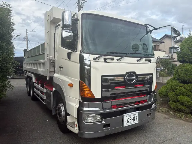 日野 プロフィア QPG-FS1EPEA(6x4)の写真1