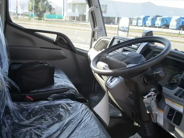 三菱 キャンター 2PG-FEA80(2WD)の写真10