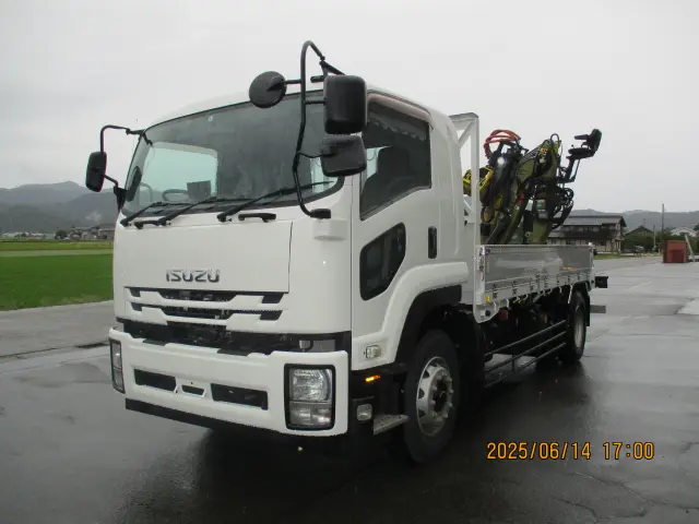 いすゞ フォワード QPG－FVR34U2(2WD)の写真1